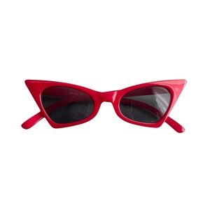 Chic Red Cat-Eye Sunglasses